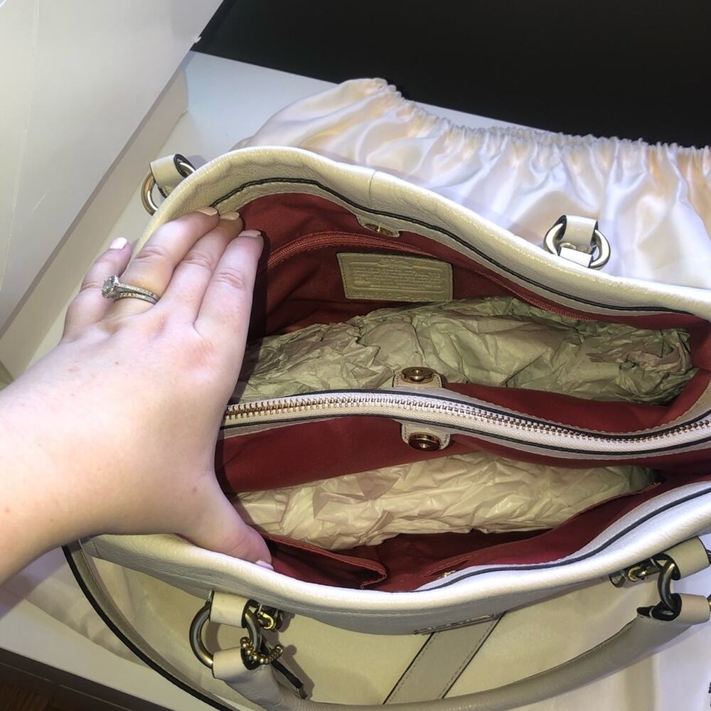 Coach Leather Flap Madison bag - Picture 7 of 13